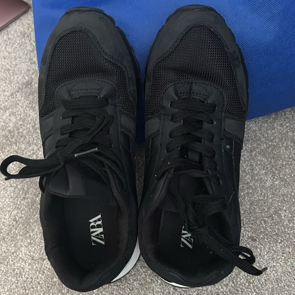 Zara Black Sneakers with Suede Finish and White Sole - Picture 3 of 12